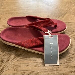 REVITALIGN Women's Comfort Flip-Flop Size 11B